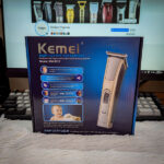 Kemei KM-5017 Rechargeable Hair & Beard Trimmer - Image 6