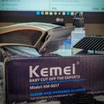 Kemei KM-5017 Rechargeable Hair & Beard Trimmer - Image 5